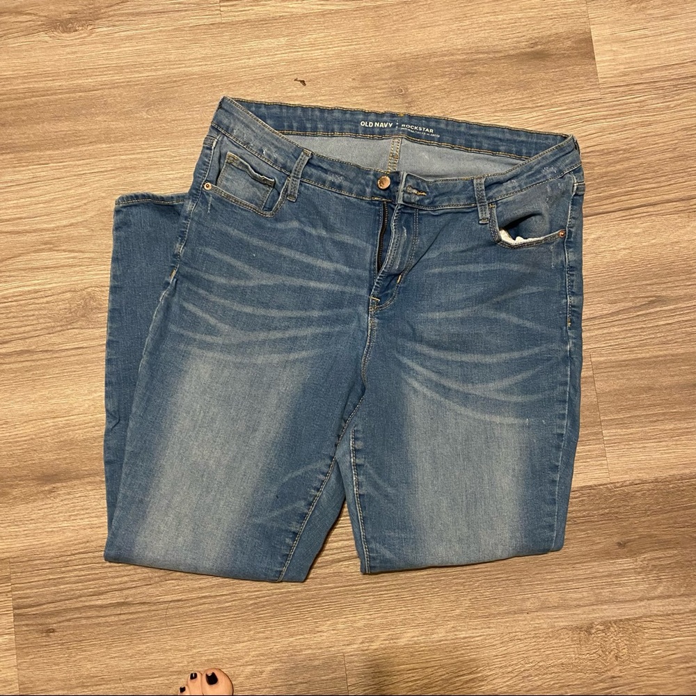 Old navy rockstar skinny jeans n medium wash size 16